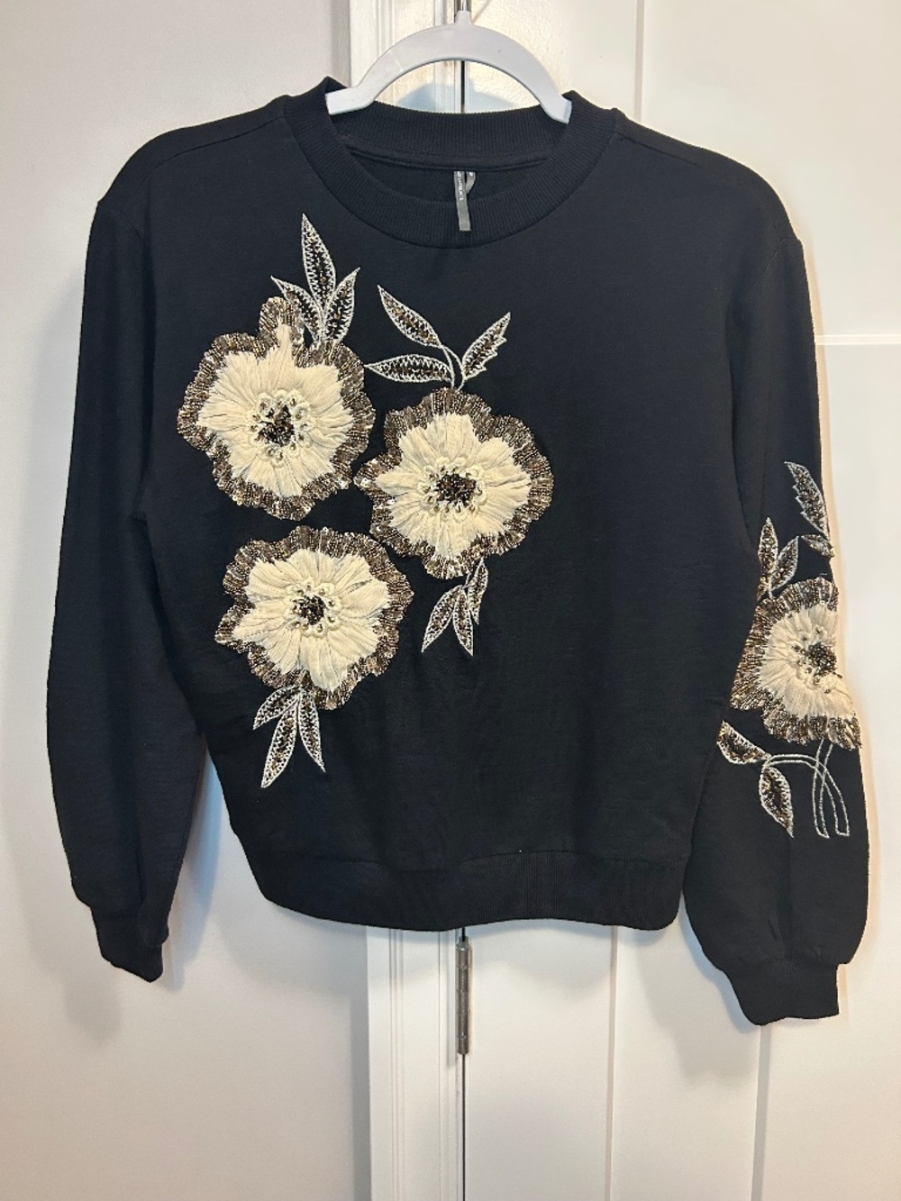 Anthropology 3D Floral Appliqué Crew-Neck Sweater Size XXS-XS-S 100% cotton